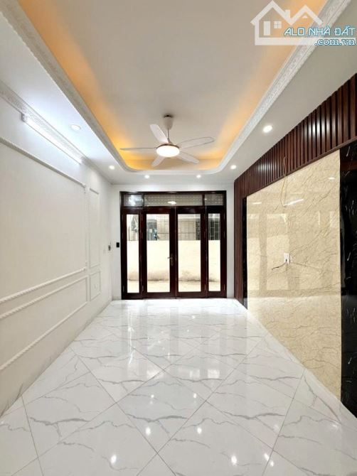 Bán nhà siêu hiếm ở 273 Cổ Nhuê – căn góc, oto đỗ cửa 30m2 x 6 tầng ảnh thực tế
