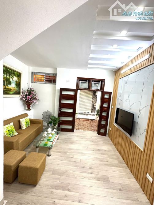 CẦN BÁN GẤP NHÀ GIÁP NHỊ HOÀNG MAI 45m2, 5 TẦNG MẶT TIỀN 3,2m GIÁ 7.48 TỶ