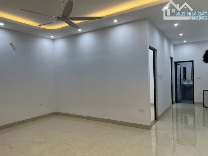 MẶT PHỐ LINH QUANG ĐỐNG ĐA 23 TỶ DT 80M MT 5M 9T Ô TÔ TRÁNH, KINH DOANH VIEW HỒ LINH QUANG