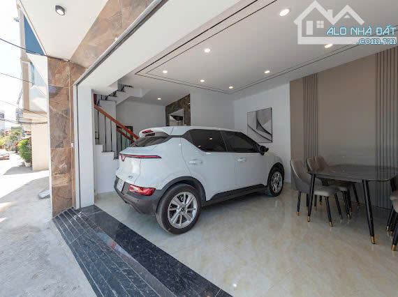 NHÀ NGUYỄN VĂN LINH LÔ GÓC, 6 TẦNG, THANG MÁY, GARO Ô TÔ, DT 50M2, MT 7M, GIÁ 9.05 TỶ.