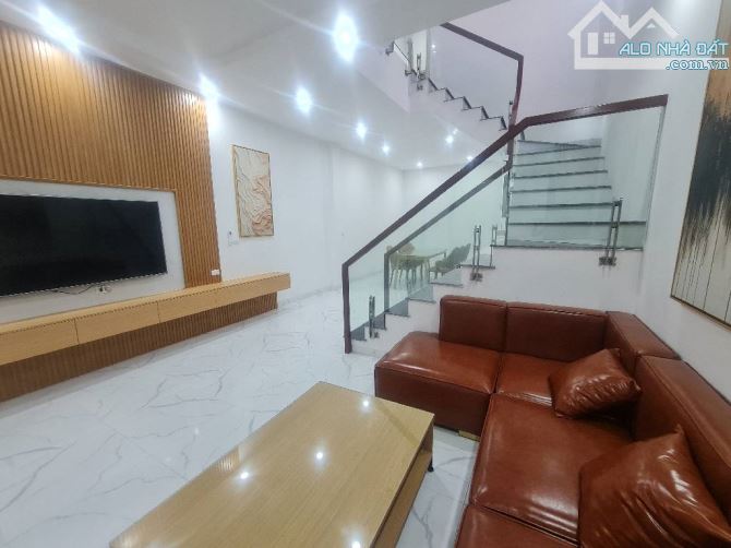 Bán nhà Đội cấn, 57m, mt 4,9m, giá chỉ 8,6 tỷ
