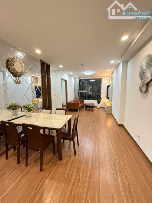 Cho thuê chung cư Eco Green Nguyễn Xiển, 3 ngủ 106m2 full đồ 15 triệu