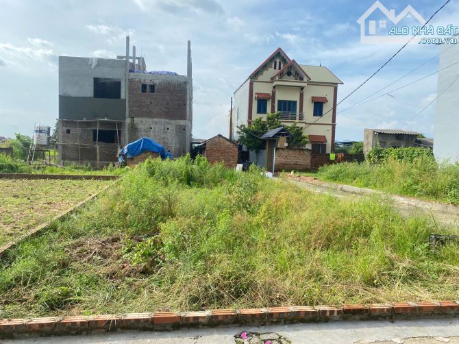 BÁN GẤP LÔ GÓC 100m2, MT 6,7M TẠI BẮC THƯỢNG, QUANG TIẾN, SÓC SƠN. GIÁ 3,5 TỶ CÓ TL
