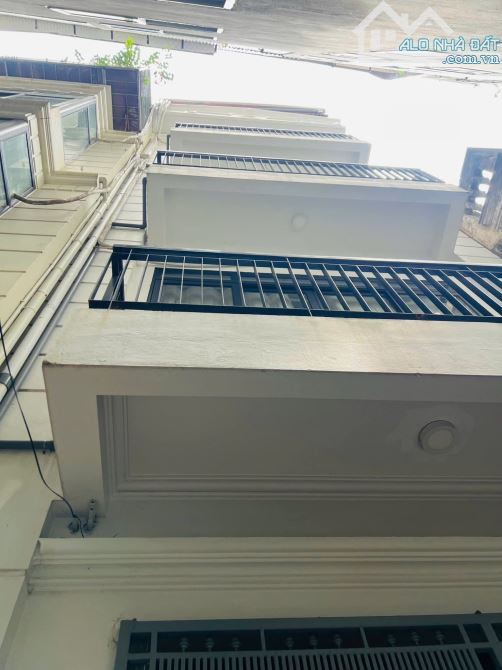 Nhà Đẹp Phố Hào Nam 50 m2 -Mt 4.6m -5 Tầng 6 Phòng Ngủ -full Nội Thất Xịn