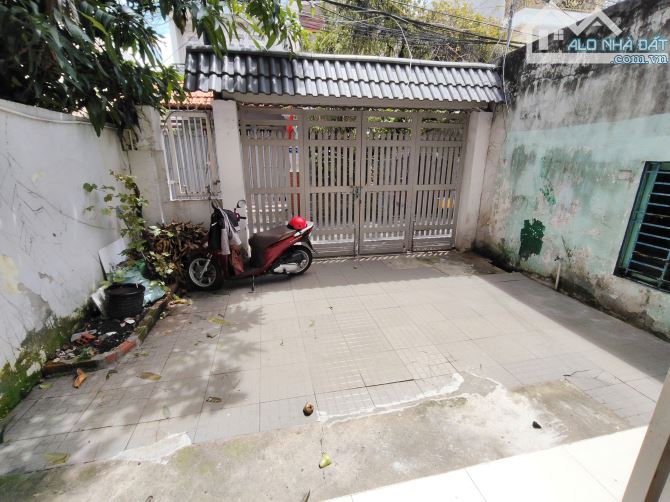 NHÀ HƠN 100M2 1T1L 4PN 2WC SÂN ĐẬU OTO NGAY HOÀNG DIỆU 2 LINH TRUNG