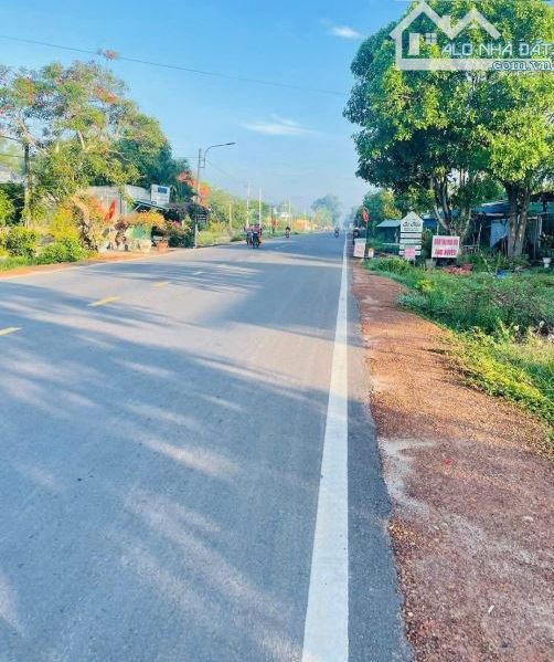 LÔ ĐẨT ĐẸP RỘNG 120M, MẶT TIỀN, NGAY THỊ TRẤN BẾN LỨC - LONG AN