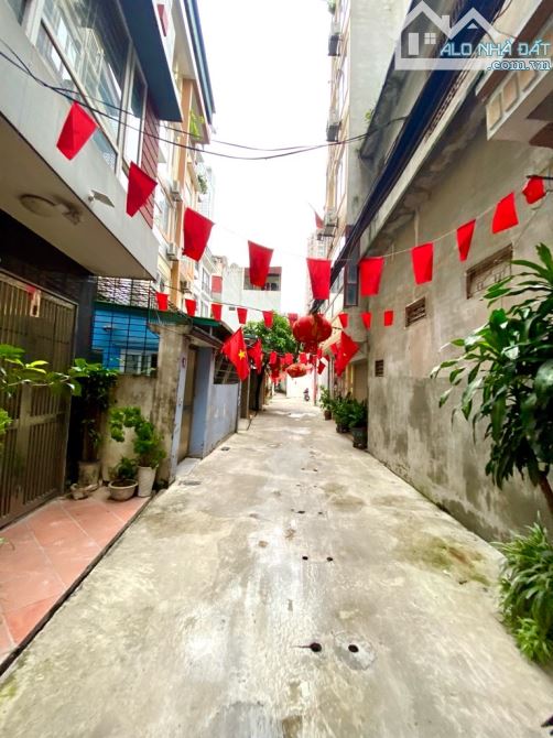 Bán nhà đường Bưởi, 50m, rộng 4,2m giá chỉ 8,5 tỷ