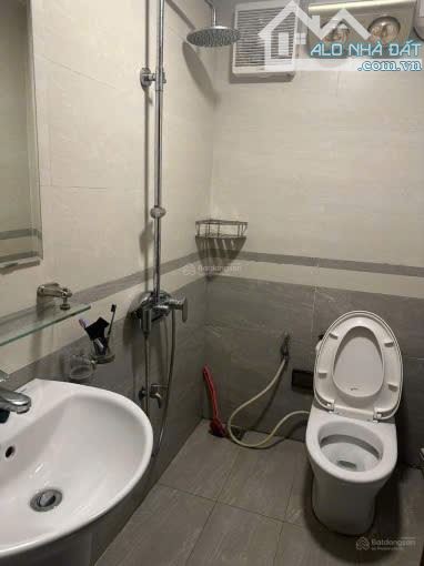 Cho thuê nhà ở Đê La Thành, Đống Đa, Diện tích 45m2*4 tầng