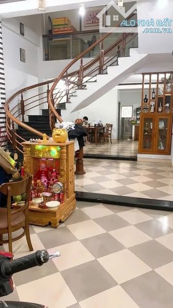 💥 BÁN NHÀ 3 TẦNG MẶT TIỀN HOÀ MINH 7 – GẦN BIỂN NGUYỄN TẤT THÀNH- GIÁ TỐT 💥
