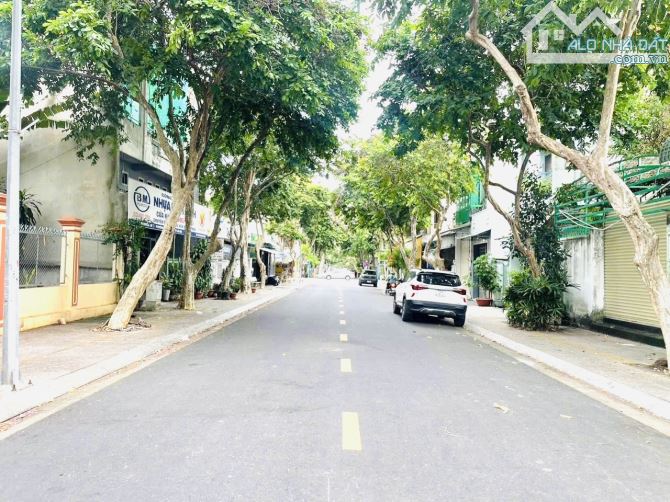 Bán đất mặt tiền đường Nguyễn Trãi,Bà Rịa - DT: 125m2 với Giá bán: 5 tỷ 900 triệu