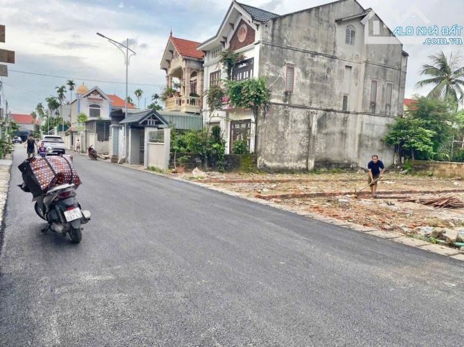 Đất trục liên Thôn Phường Thiên Hương (thôn Đông Lâm Động cũ). Kinh doanh buôn bán