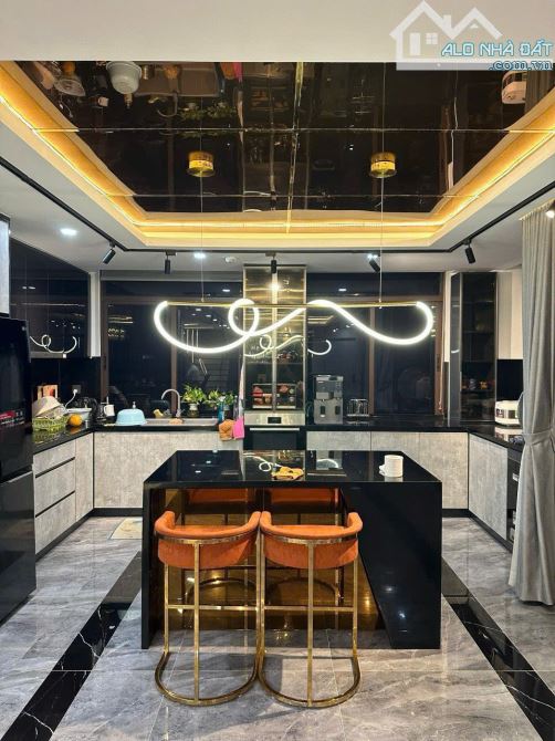 Cần bán gấp căn góc 168m Udic West lake view Lotte tây hồ giá tốt.
