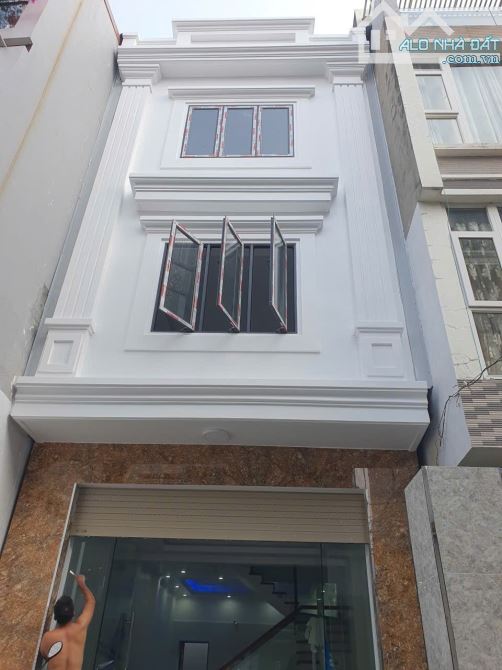 Bán nhà 3,5 tầng xây mới dt 62m2, mt 4,5m ô tô để trong nhà ngõ Phương Lưu, Vạn Mỹ