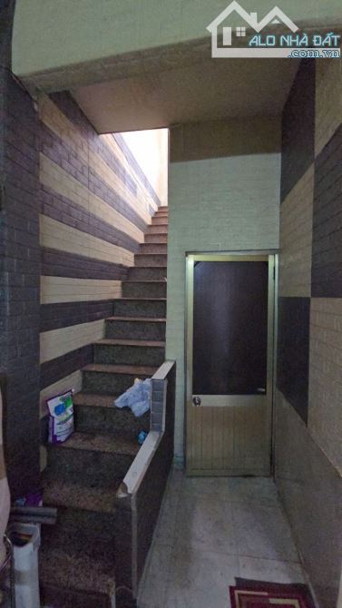 🔥 Nhà 3 tầng kiệt Triệu Nữ Vương . Hải Châu - Diện tích : 40m2 , hướng tây .