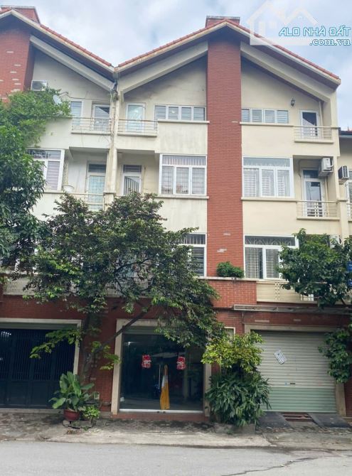 Cho thuê LK Nguyễn Văn Lộc - Làng Việt Kiều Châu Âu. DT 80m2, 4 tầng, MT 5m, ô tô đỗ cửa
