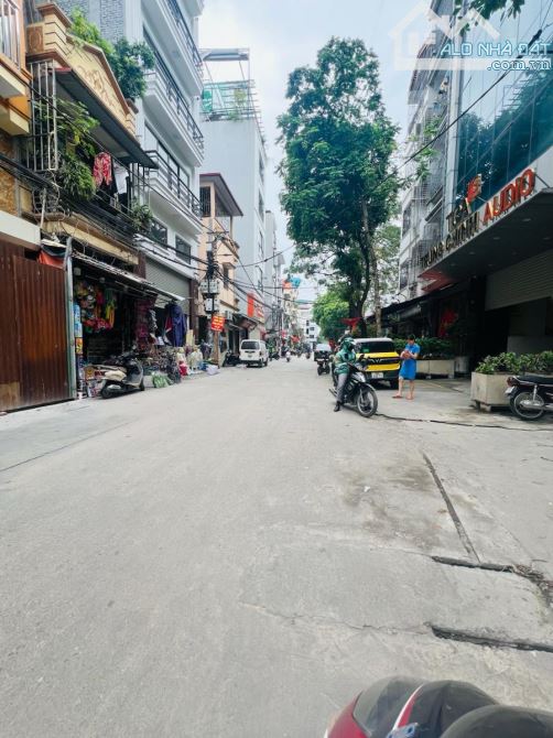NHÀ MỚI - GIÁP NHỊ - THANG MÁY - BA GÁC - 15M Ô TÔ TRÁNH