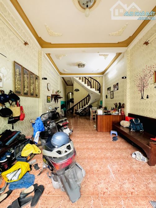 BÁN NHÀ XE HƠI ĐỖ CỬA NGUYỄN HỒNG ĐÀO, P14, TÂN BÌNH, DT 4X23M, 2 LẦU, 9,99 TỶ
