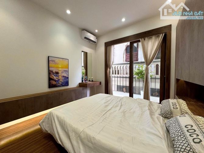 BÁN NHÀ GIÁP NHỊ - 40M2 - 7.4 TỶ - LÔ GÓC - BA GÁC TRÁNH XE MÁY