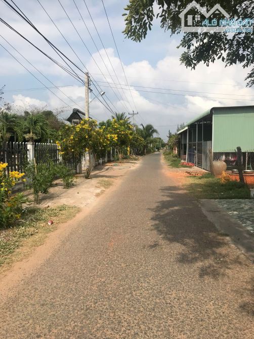 Bán đất mặt tiền đường Nhựa đường Bê Tông xã Hàm Kiệm HTN