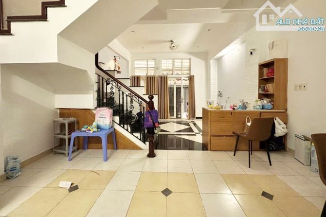 Bán nhà Phan Xích Long P.2 Phú Nhuận, ngang 5m / hậu 5.2m x 10m 4 Tầng - Giá 11.5 tỷ TL