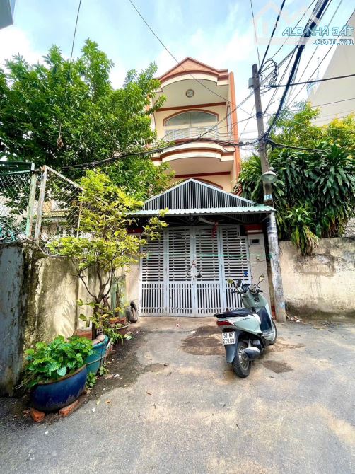 Sát mặt tiền Nguyễn Oanh - Hẻm xe hơi vào nhà- 68m2- 3 Tầng 3PN- Hơn 6tỷ