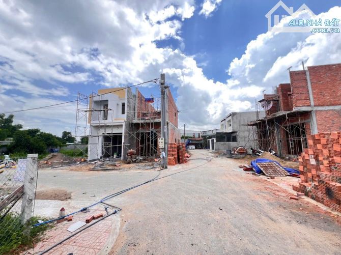 BÁN NHÀ LẦU PHƯỜNG TÂN TRIỀU 700TR NHẬN NHÀ