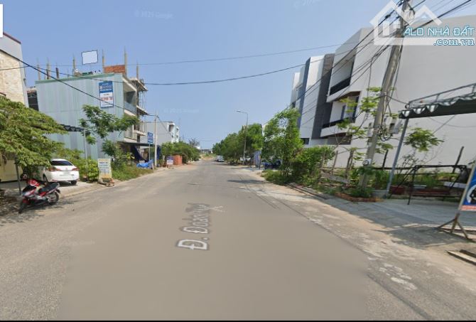 Bán lô đất ĐOÀN KHUÊ (KĐT Nam Việt Á) gần sông, DT 100m2 hướng Đông Nam giá 8ty2