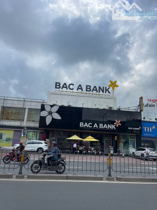 CHỦ GỞI BÁN LÔ ĐẤT ĐẸP KHU NGUYỄN THỊ THẬP, Q 7 - 9,6x20m - CTXD: H7TẦNG, HĐT 30tr/th GIÁ