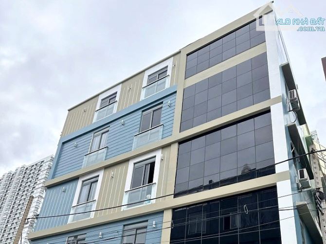 Bán nhà đẹp xịn có nguồn thu ổn định - 3 lầu 1 sân thượng Phường 10 Q6
