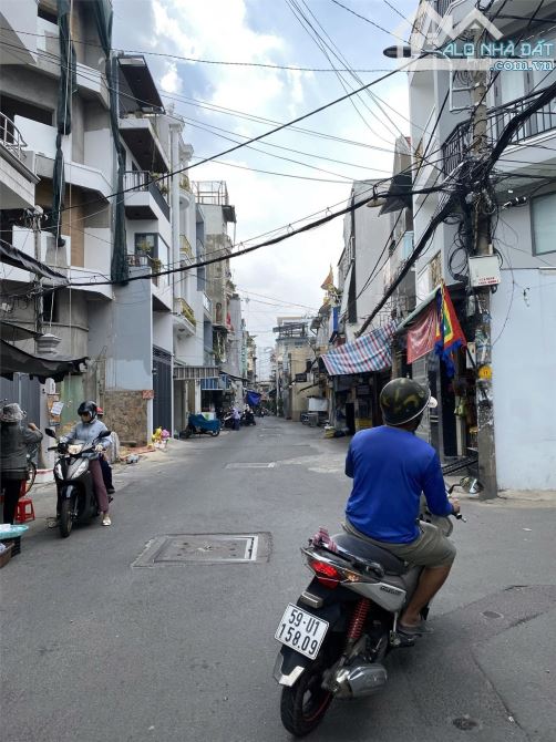 🏠 BÁN NHÀ 3 LẦU HẺM TRUNG LANG – P.12, TÂN BÌNH – 5PN – 5,6 TỶ TL