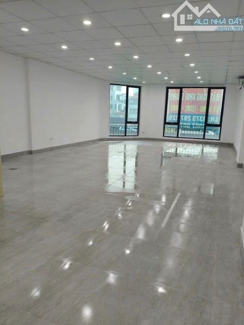 Cho thuê Tầng 3 tòa nhà  Thái Hà, Đống Đa – 280m2 thông sàn, mặt tiền 13m, giá 80tr/thá