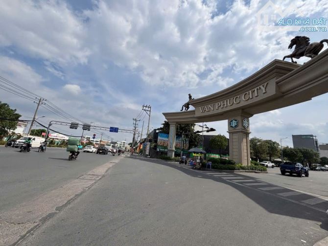 Cho thuê 9000m2 MTKD Đất Thương Mại Dịch Vụ ngay Vạn Phúc City Thủ Đức, Hợp đồng trên 10 n