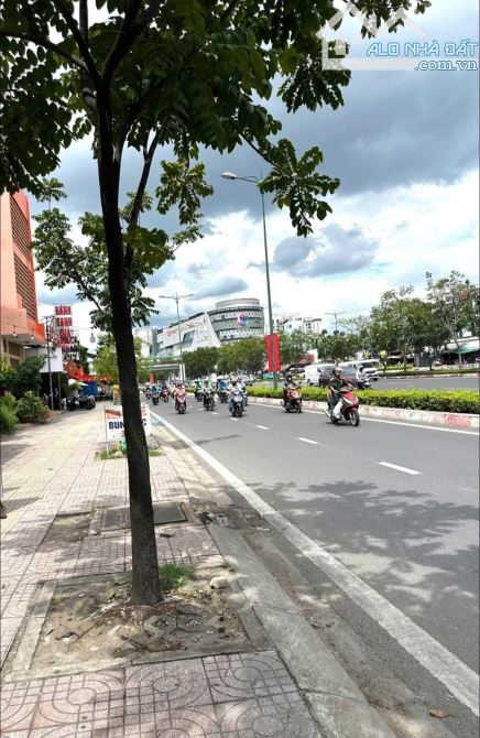 NHÀ NHỎ XINH – SHR – ĐỐI DIỆN GIGAMALL – KHÔNG QUY HOẠCH – GIÁ 3,2 TỶ