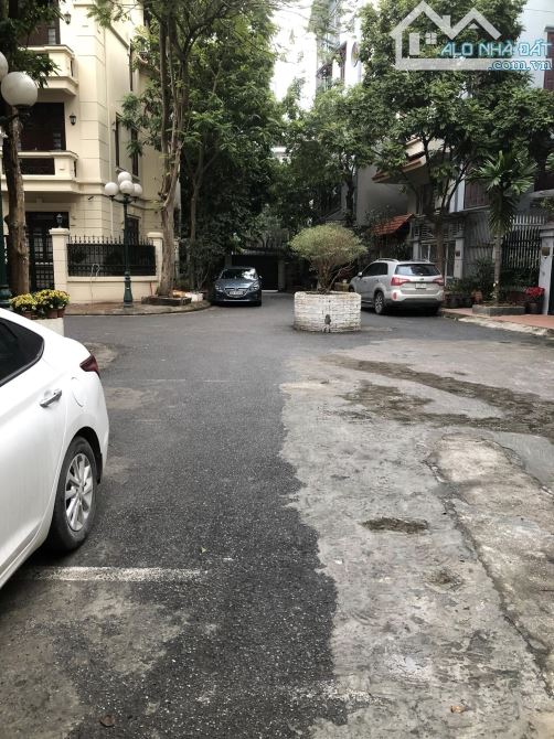 Chính chủ bán nhà phân lô ô tô tránh Võ Thị Sáu 100m chỉ 34 tỷ. Hai Bà Trưng KD sầm uất