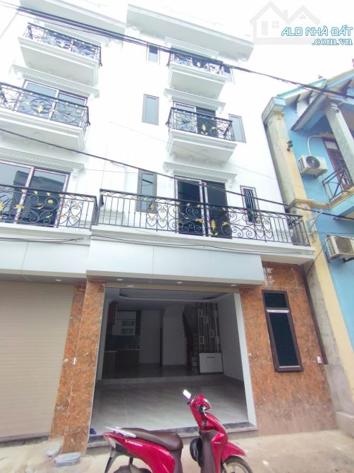 🏡 NHÀ ĐÔNG LA ĐẠI THÀNH– HƠN 4 TỶ - 55M2 4 TẦNG - Ô TÔ ĐỖ CỬA