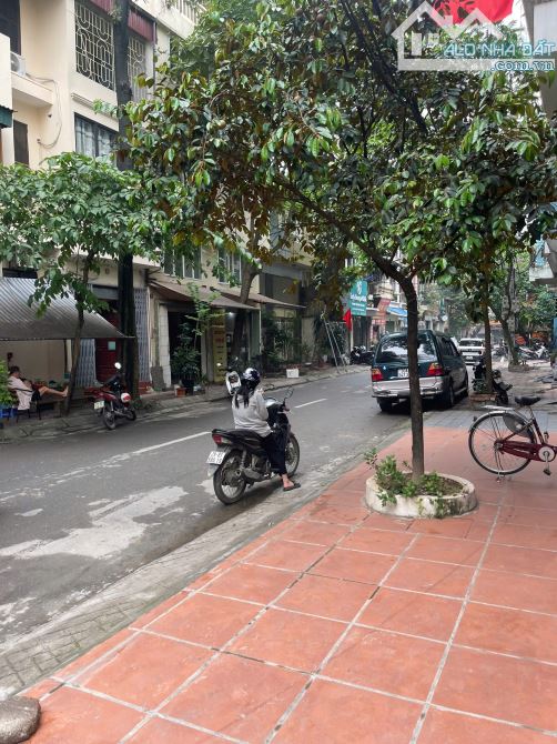 Chính chủ bán nhà 5 tầng đẹp như khách sạn tại Bế Văn Đàn. DT: 35m. Gía 8,6 tỷ có TL