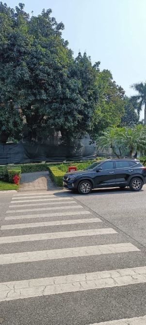 Siêu biệt thự Ciputra, mặt tiền 50m, ô tô tránh, vỉa hè rộng, lô góc, chỉ 250 tỷ
