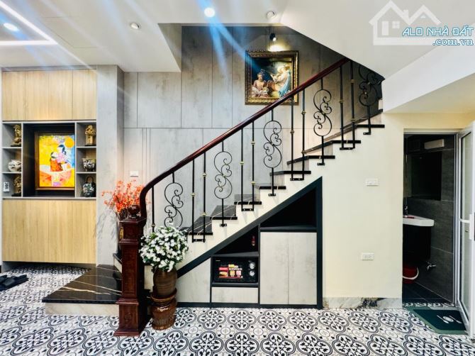 Bán Nhà Khương Đình 43m² – 5 Tầng – Nội Thất Tiền Tỷ – 8.95 Tỷ