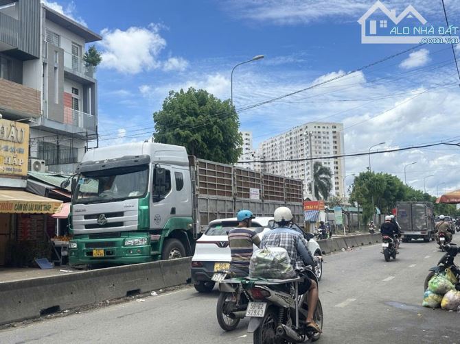 Bà ĐIểm(XTĐ-HM) bán nhà 3 tầng ngang 5m mt kinh doanh đường Nguyễn Thị Sóc giá 16,5tỷ