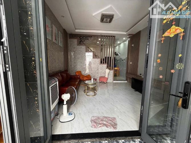 NHÀ ĐẸP 2 TẦNG- FULL NỘI THẤT-NGAY TRUNG TÂM THANH KHÊ- ĐIỆN BIÊN PHỦ-DT: 70m2-GIÁ:3.8 TỶ