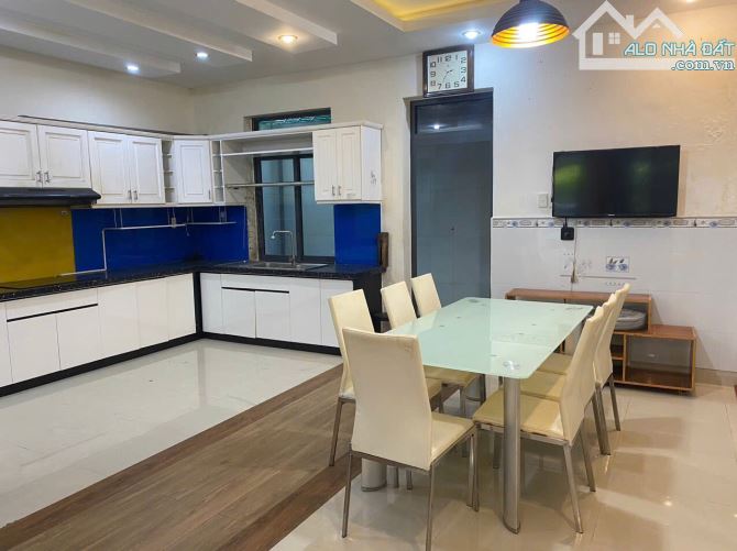 Cho thuê nhà Conic 120m2 5PN 4WC giá chỉ 17 triệu/tháng. LH ngay.