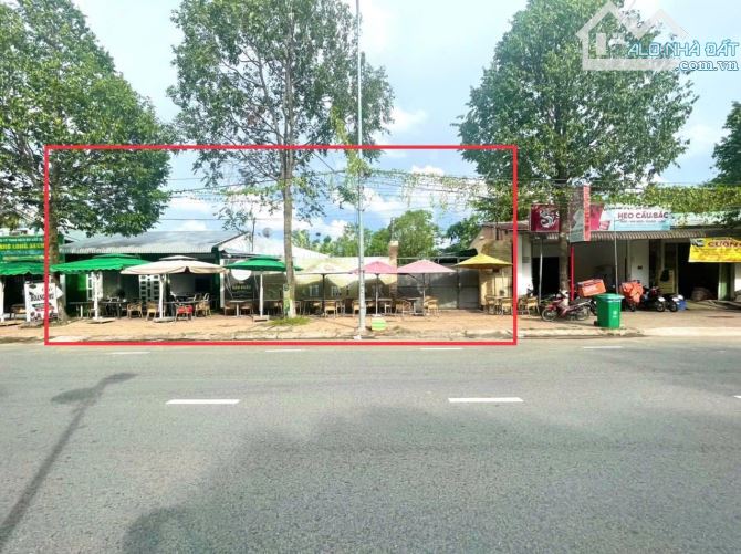 Bán nhà mặt tiền Đường Nguyễn Văn Cừ dt 389m2 ngang 22m giá 14tỷ