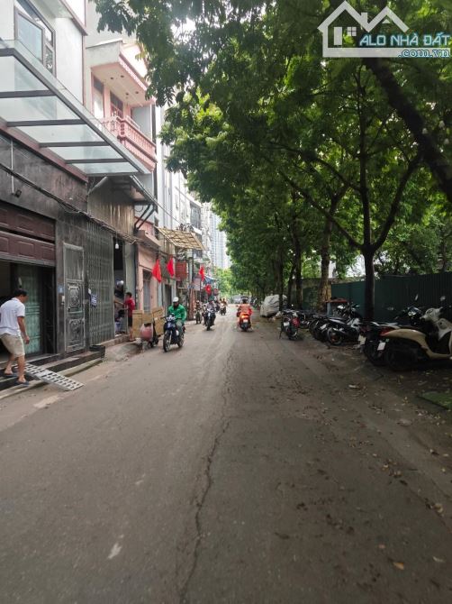 🔥HÀNG HOT🔥- KHU VỰC PHÙNG KHOANG 40M2 NHỈNH 8.X TỶ. NGÕ THOÁNG - DÂN TRÍ CAO - VĂN MINH.