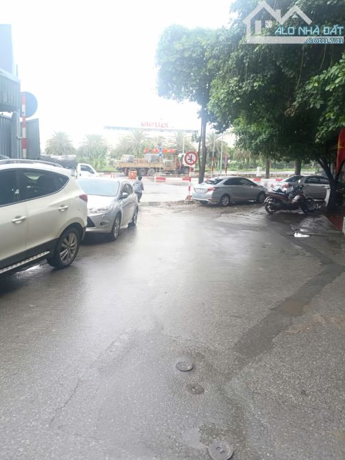 65M2 ĐẤT - NGÕ Ô TÔ TRÁNH - SÁT ĐẠI LỘ THĂNG LONG - PHÙ HỢP XÂY TÒA KINH DOANH