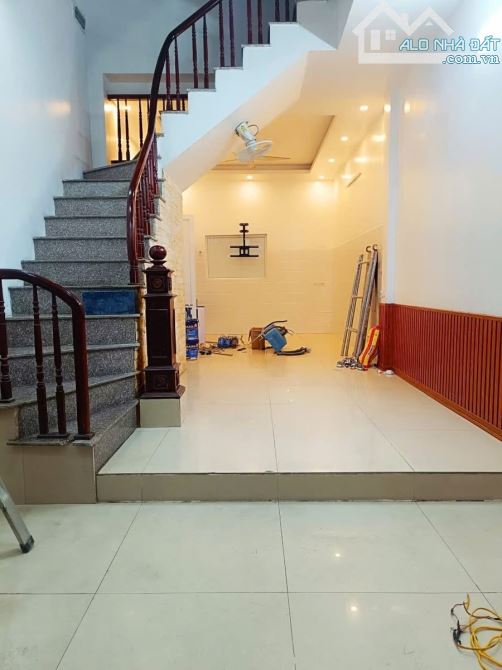PHÂN LÔ QUÂN ĐỘI - PHỐ NGUYỄN NGỌC NẠI - ÔTÔ ĐỖ CỬA - NHÀ 2 MẶT THOÁNG - GIÁ 14.3 TỶ