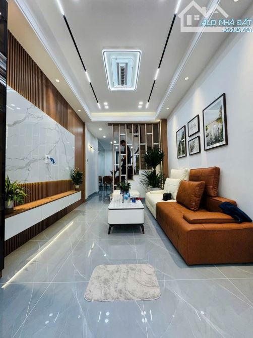 BÁN NHÀ KIM GIANG – FULL NỘI THẤT – 8.X  TỶ Dt: 39M/4T.NGÕ RỘNG.GẦN Ô TÔ