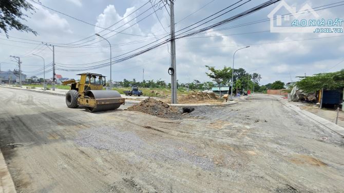 Bán lô góc 5.6x18m, gần Nguyễn Thị Tồn p. Bửu Hòa, thổ cư 100%