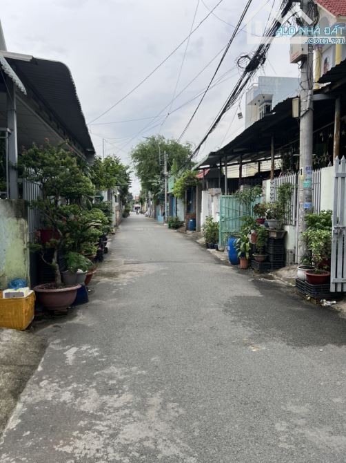 🏡NHÀ 3 TẦNG NGANG 5.7M, 180M ĐƯỜNG PHAN ĐẠT ĐỨC CẠNH CHỢ, GIÁO XỨ LONG THẠNH MỸ CHỈ 11.3