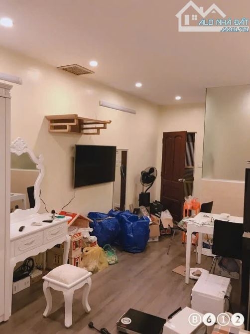 Bán căn hộ khép kín chỉ 2 tỷ, sổ đỏ riêng chính chủ tại Kim Ngưu, Hai Bà Trưng