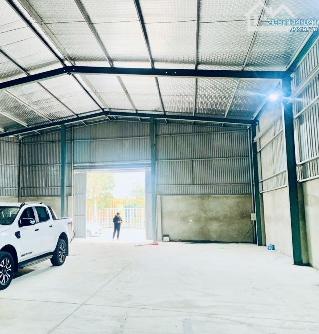 Cho thuê 300m2 trong ccn nguyên khê